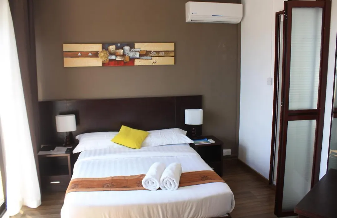 Roi Holiday Stay-1